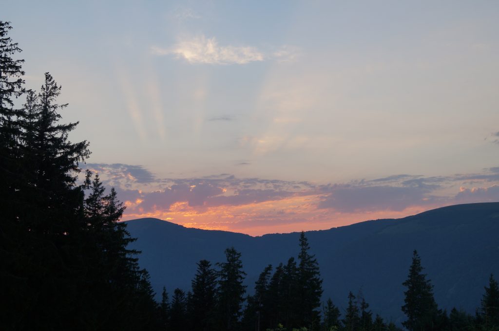 Sonnenuntergang in den Bergen
